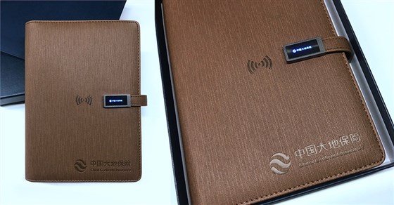 尊行者礼品定制工厂-保险礼品多功能充电宝记事本