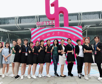 余生不长，要去靠近能够给你正能量的人。