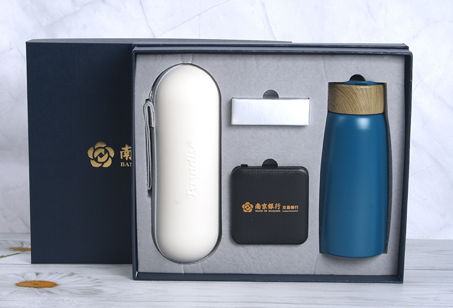 尊行者礼品定制工厂_南京银行礼品套装定制