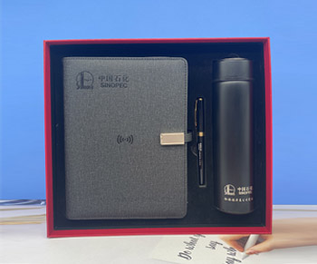 中国石化定制了1000份的充电宝记事本来了