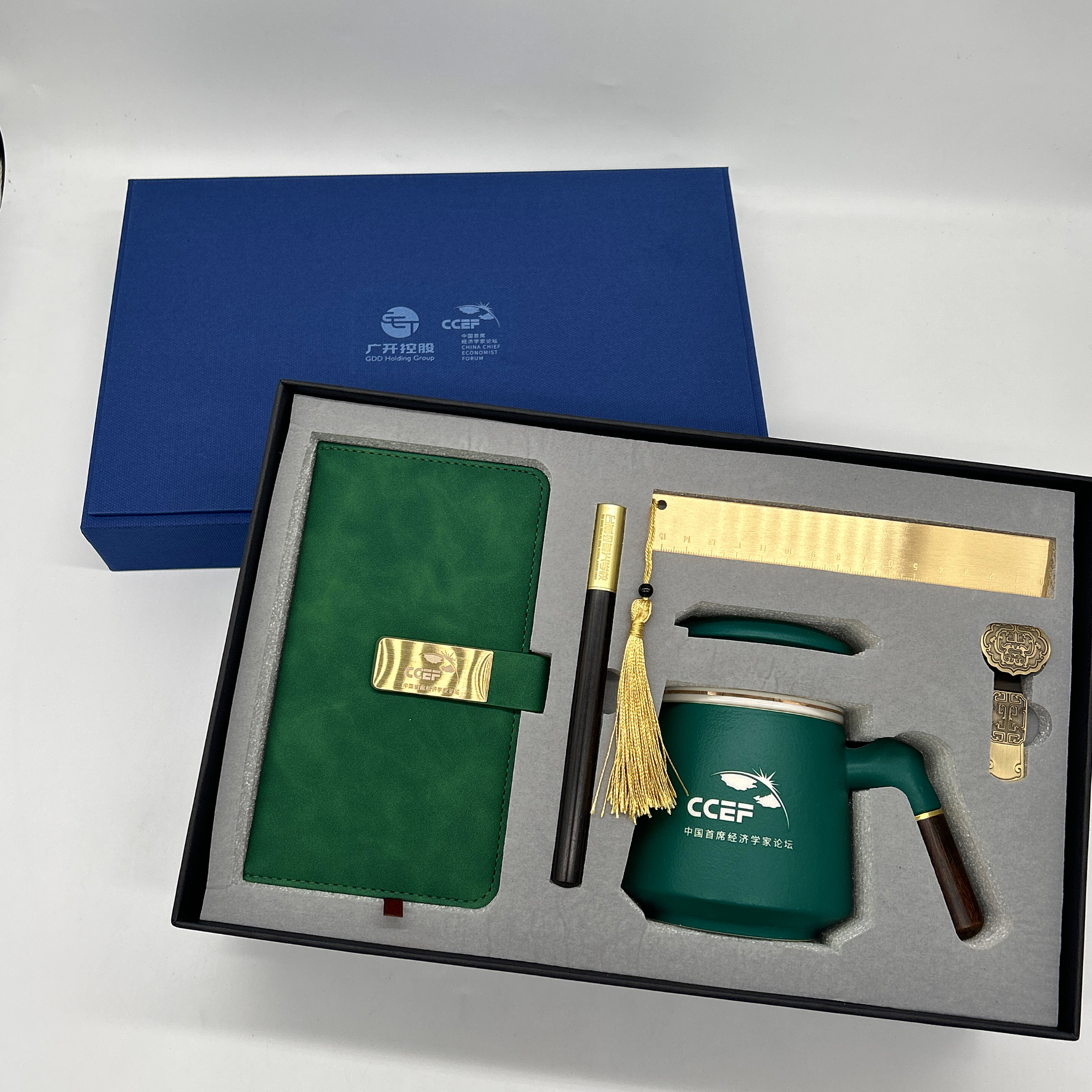 商务礼品定制：让品牌价值随礼品传递